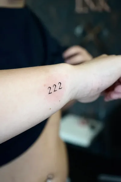 Fine line tatuering av Valhalla Ink i Göteborg