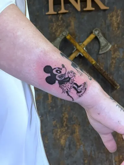 Tatuering av Valhalla Ink Göteborg