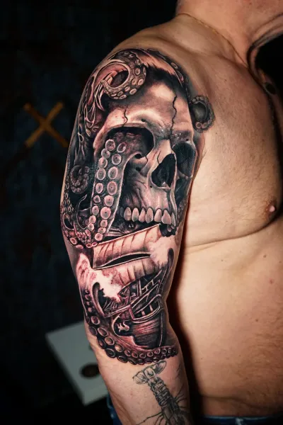 Tatuering av Valhalla Ink Göteborg